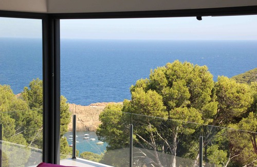 Sa Tuna Villa | Villa récente, 5 ch/12 lits, vue mer, calme, piscine privée, 5 mins à pied plage