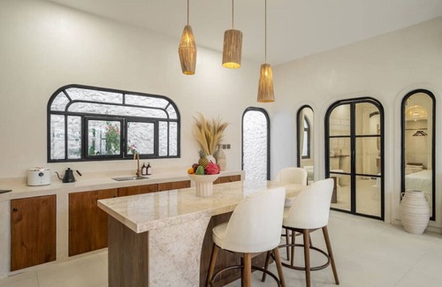 Batu Bolong Villa | New Villa Casa Thalasa Azure Heart of Canggu