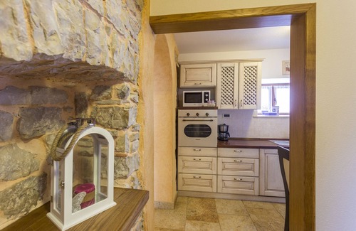 Orihi Villa | NOUVEAU!! VILLA ROY AVEC POLL PRIVÉ EN ISTRIE CENTRALE - DERNIÈRE MINUTE