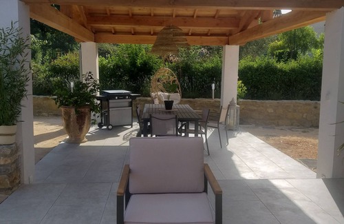 Deaux Maison | NOUVEAU : Villa sud France : proche Uzes, Nîmes, Anduze : soleil et détente.