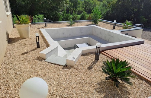 Deaux Maison | NOUVEAU : Villa sud France : proche Uzes, Nîmes, Anduze : soleil et détente.