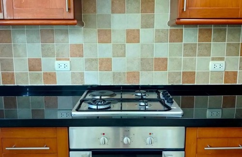 Huai Yai Maison | New villa swimming pool/6 bedrooms/free WiFi/parking space/pool table/Netflix