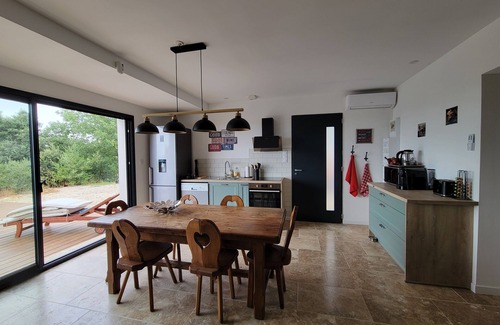 Crillon-le-Brave Villa | New villa with king-size bedding, exceptional panorama