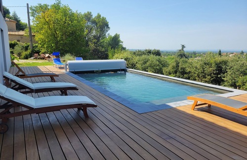 Crillon-le-Brave Villa | New villa with king-size bedding, exceptional panorama