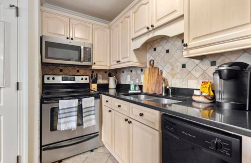 Auburn Copropriété | NEW-War Damn Condo-DT Auburn next to campus