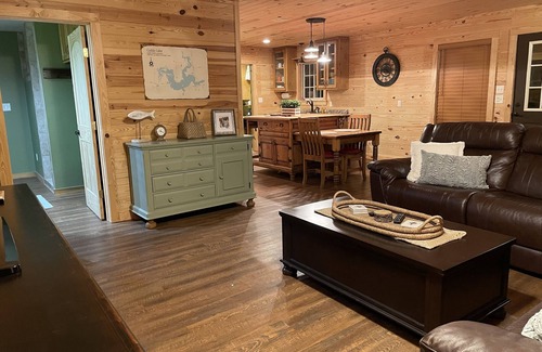 Vivian Cabine | NEW WATER FRONT cabin on North Caddo Lake- private boat launch, dock, much more!