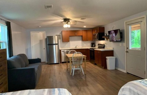 Warsaw Maison | New Waterfront Private Cabin on Lake of the Ozarks w/ private boat ramp and dock