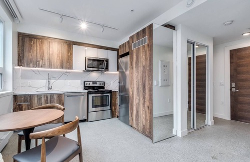 Downtown Vancouver Appartement | NEW West End Studio, Pet Allowed@ 1170 Barclay
