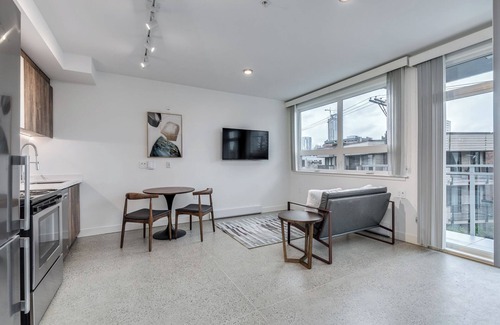 West End Appartement | NEW West End Studio-Pet Allowed@ 1170 Barclay in cool Vancouver with WiFi
