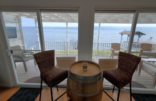 Valois Maison | New Winedown Oasis, Spectacular Views-Seneca Lake