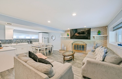 North Great River Appartement | New York Abode w/Pool & Patio, Near Times Square!