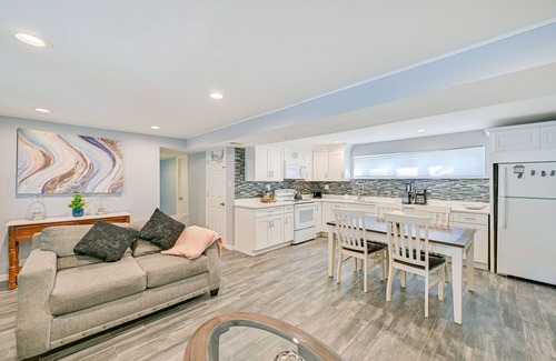 North Great River Appartement | New York Abode w/Pool & Patio, Near Times Square!