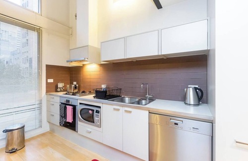 Melbourne Central Business District Appartement | New York Lofted CBD Retreat with Pool and Parking