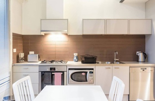 Melbourne Central Business District Appartement | New York Lofted CBD Retreat with Pool and Parking