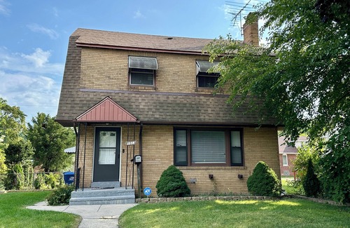 North Chicago Maison | New Your Home Away From Home! - Near Great Lakes Naval Base!!