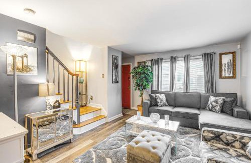 Vauxhall Maison | Newark Home with Deck and Fire Pit, 16 Mi to NYC!