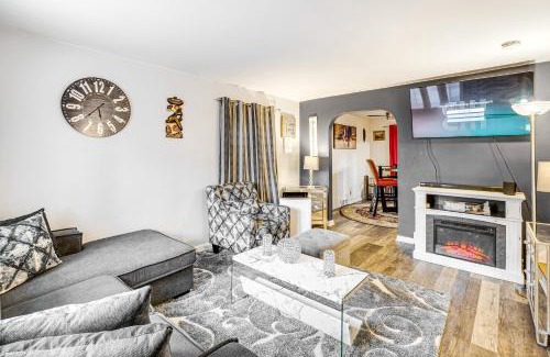Vauxhall Maison | Newark Home with Deck and Fire Pit, 16 Mi to NYC!