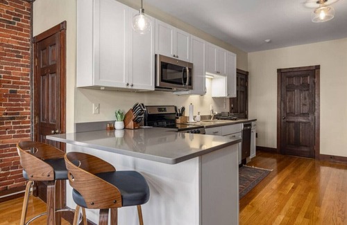 Newburyport Appartement | Newburyport Flat Downtown Living King Bed