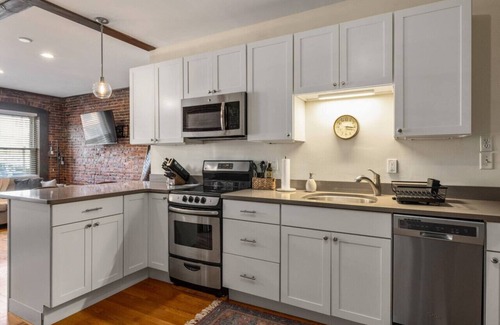Newburyport Appartement | Newburyport Flat Downtown Living King Bed