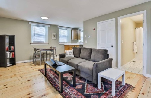 Newburyport Appartement | Newburyport River View Brick Two Story Apartment