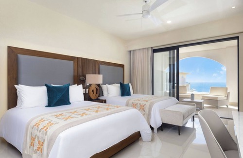 Cabo Bello Station Balnéaire | Newer 5 Star Luxurious Resort, Spacious living area and Clean