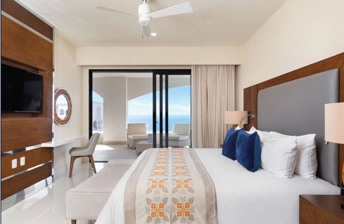 Cabo Bello Station Balnéaire | Newer 5 Star Luxurious Resort, Spacious living area and Clean