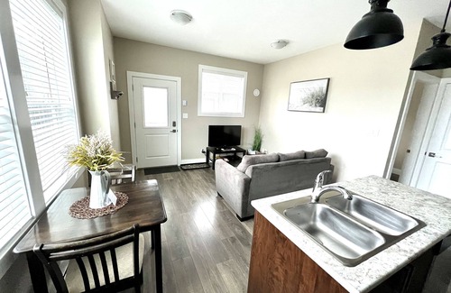 Langford Appartement | Newer private cozy 1 bdrm suite located 5 mins from all amenities.