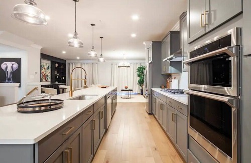 Upper Marlboro Maison | Newly and lavishly furnished 3-bedroom townhome in Bowie to enjoy your stay