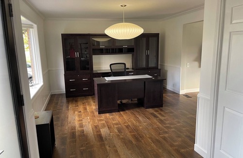 Kalamazoo Maison | "Newly appointed 3-bedroom home w/ AC, WiFi, 2.5 car garage, and large lawn!"