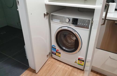 Khandallah Appartement | Newly built 1 bedroom unit in central Khandallah