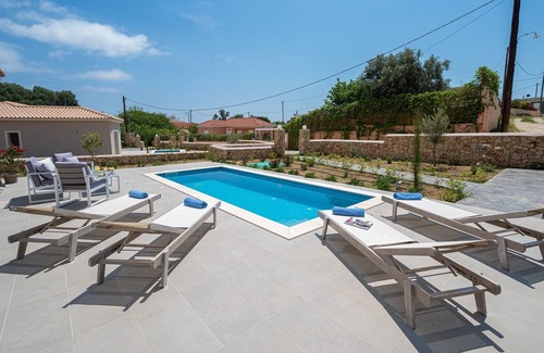 Pesada Maison | Newly built 2 bedroom Villa with private pool in serene setting