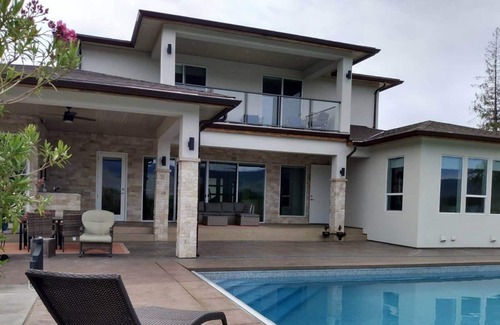 Dilworth Mountain Estates Maison | Newly built 4 bedroom / 5 Bath home with Private 40 ft. pool (Central Kelowna)