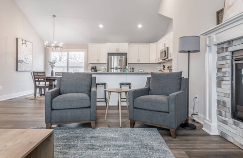 Harrisonville Maison | Newly Built | 4BDR/3FullBath
