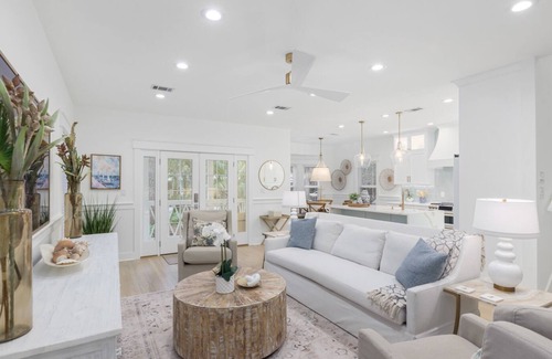 Sugarwood Beach Maison | Newly Built Home with Private Pool Golf Cart, Carriage House!