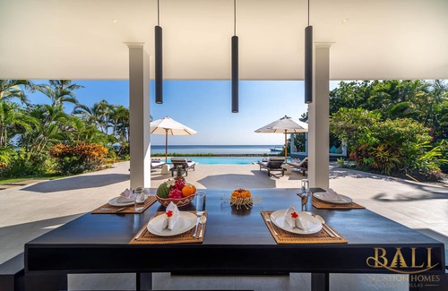 Dencarik Villa | Nouveau à louer: Holiday Beachfront Villa Lovina Beach, petit déjeuner GRATUIT!