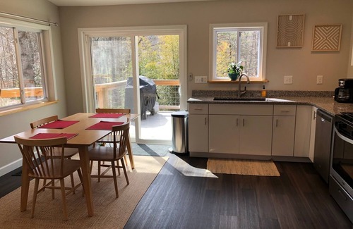 Fayetteville Maison | Newly built home less than 2 miles from the New River Gorge!