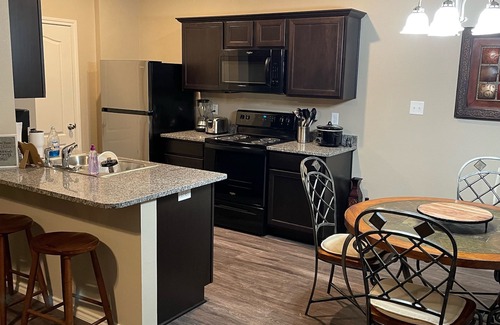 Murchison Maison | Newly built home . Minutes from Canton !