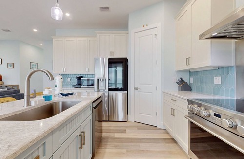 Navarre Beach Maison | Newly built home near beach with sound view, balcony, WiFi, W/D & AC