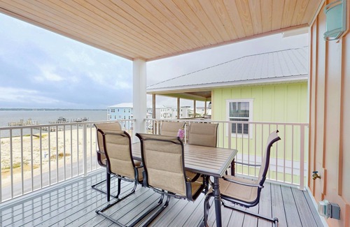 Navarre Beach Maison | Newly built home near beach with sound view, balcony, WiFi, W/D & AC