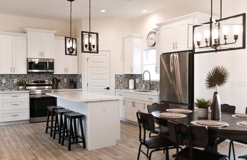 Gold Canyon Maison | Newly Built Home with Mountain Views perfect for your next Desert Escape