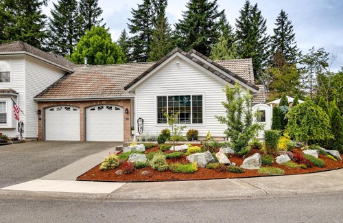 Maple Valley Maison | Newly Built Maple Valley Vacation Rental with Patio!
