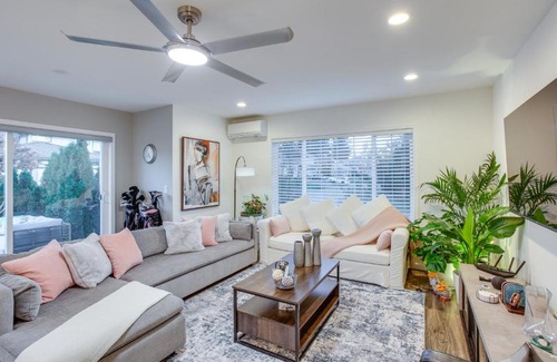 Maple Valley Maison | Newly Built Maple Valley Vacation Rental with Patio!