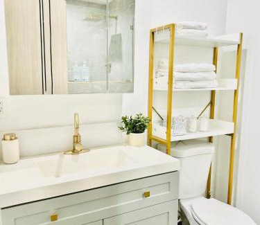 Van Nuys Appartement | Newly Built Modern Central 2B On Sherman with Free Parking