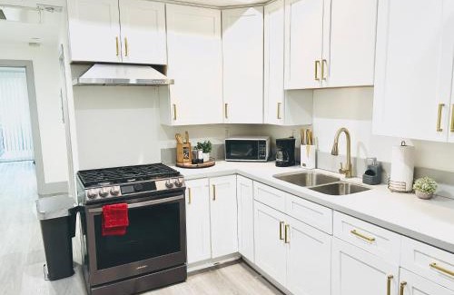 Van Nuys Appartement | Newly Built Modern Central 2B On Sherman with Free Parking