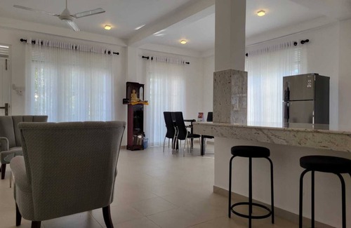 Maharagama Copropriété | 🇱🇰 Newly Built Modern 🏠 W/ Wifi, A/C, 🚘