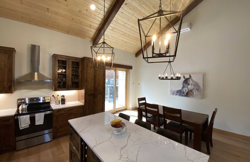 Black Butte Ranch Maison | Brand new one-level Black Butte Ranch oasis
