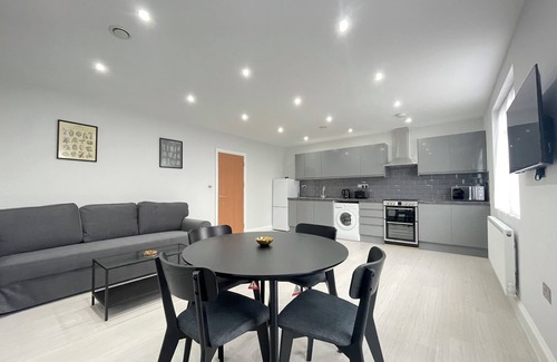 Redbridge Appartement | Newly Built Spacious 1 Bedroom Apartment
