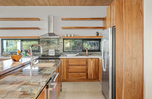 Playa Grande Maison | Newly Built Villa with Stunning 360° Ocean & Mountain Views, near the Beach!