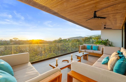 Playa Grande Maison | Newly Built Villa with Stunning 360° Ocean & Mountain Views, near the Beach!