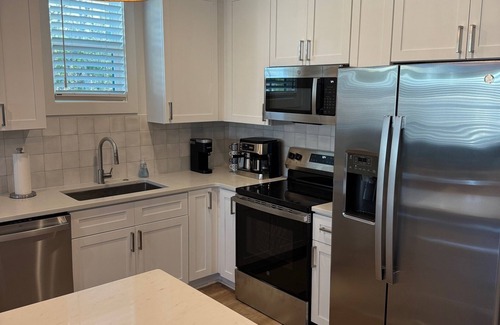 Wilmington Beach Maison | Newly Constructed 3 Bedroom Home - Rooftop Deck-Close to Beach in Carolina Beach